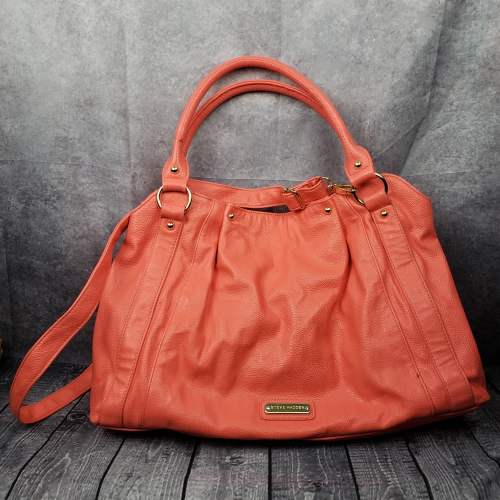 Steve Madden Leather Hobo Handbag, Salmon, many pockets, Outside pockets deep